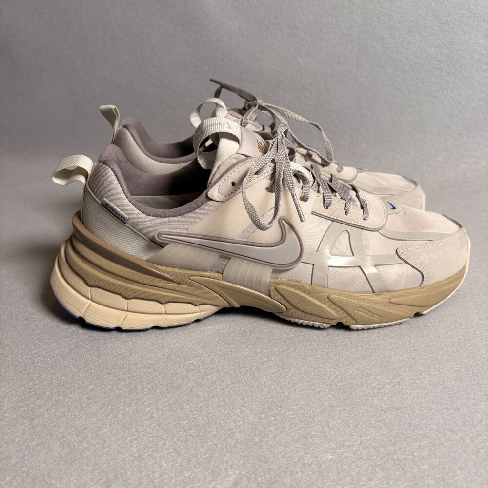 Nike V2K Run GORE-TEX Women's Size 10 Cream Tan Blue Waterproof Sneakerswq`